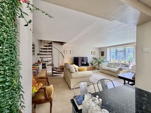 Photo 15- click for photo gallery